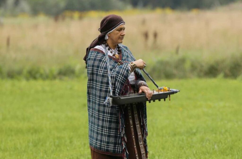 Latviešu veļu laika tradīcija. Saruna ar Olitu Puriņu