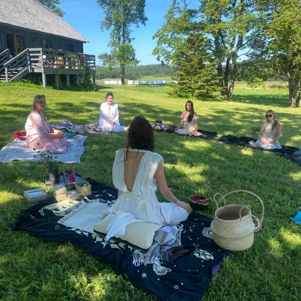 EQUILIBRIUM Apzinātības prakšu un meditācijas retrīts OKTOBRIS
