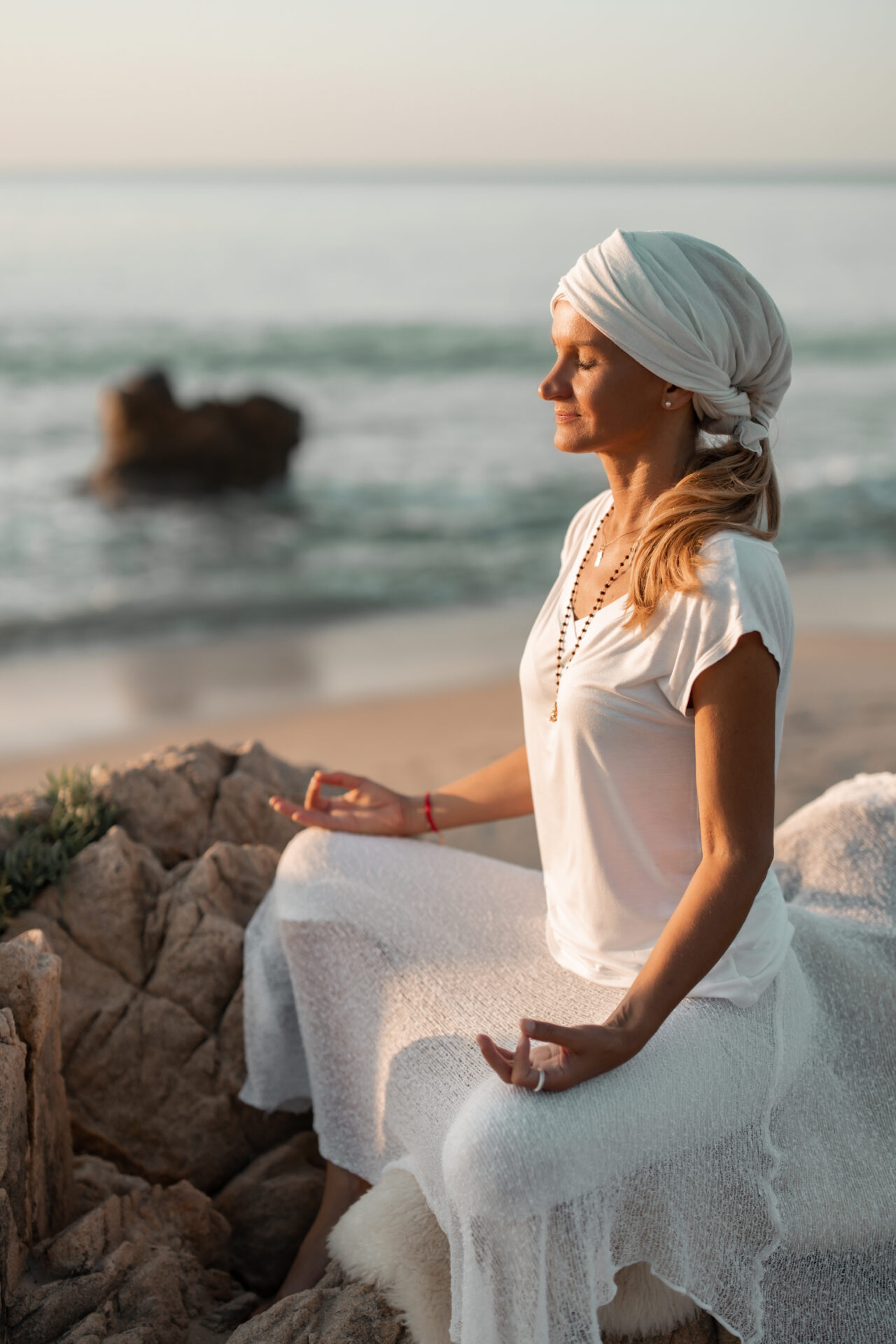 OLITAS SUPES RETRĪTI KLĀTIENĒ: Dievu zeme Grieķija, Kundalini pasākums Tīnūžos, Bagātā Dubaija galerijas attēls