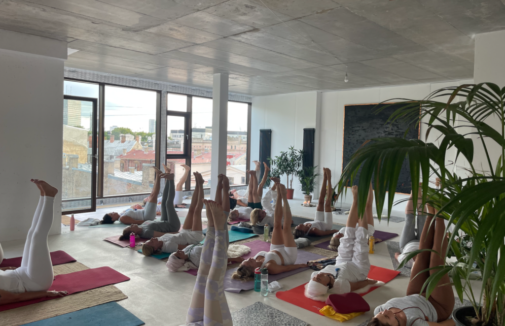 Apziņas Transformācija caur Kundalini jogu/ Online jogas nodarbības/ Apziņas transformācijas retrīti Sardīnijā un Latvijā galerijas attēls 3