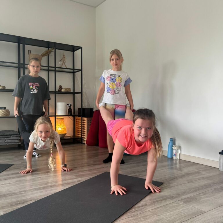Jautrā un radošā joga bērniem