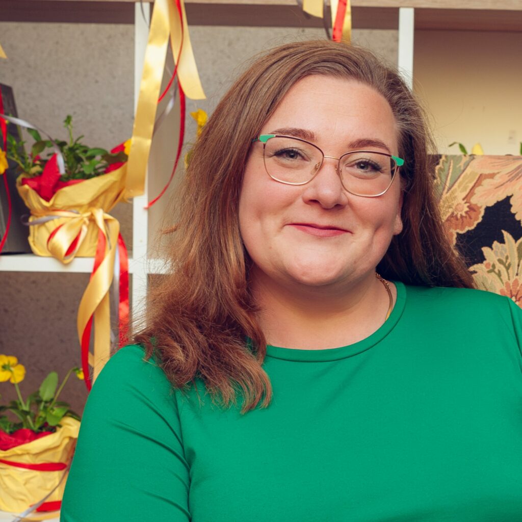 Anna Briede / Energo-terapija / Regresija / Karma / Likteņa matrica, Taro u.c. numeroloģijas