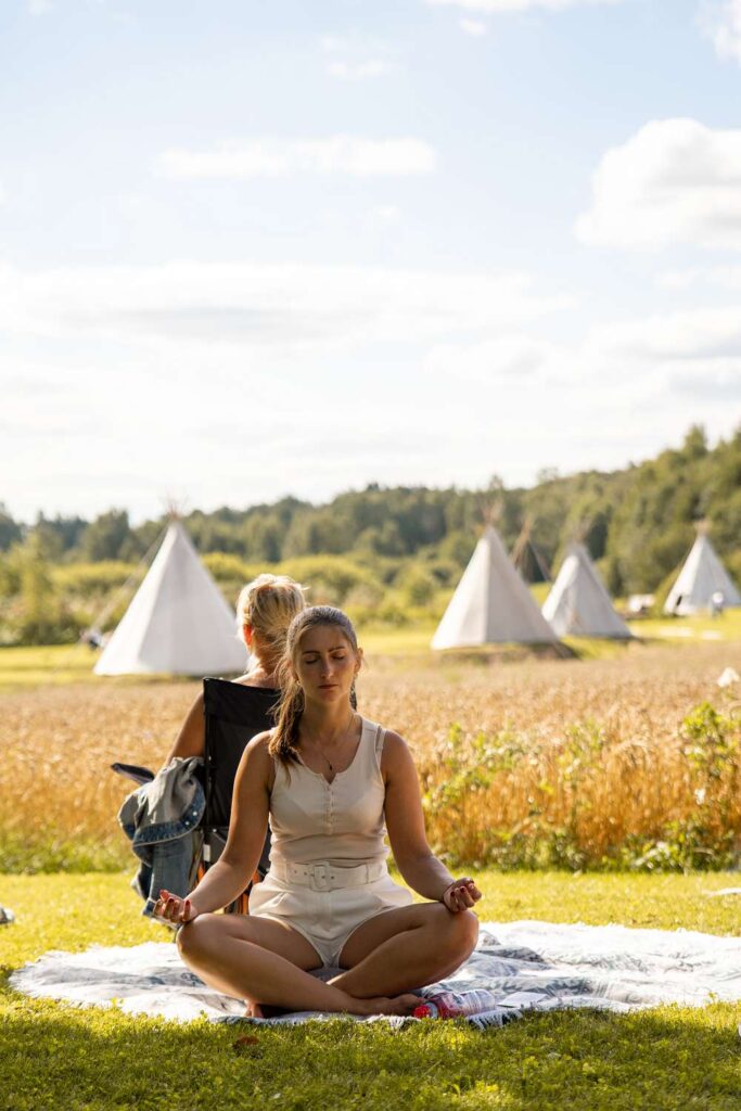 Nomadic Homes tipi teltis/ Vigvami/ Tipi Village - vieta retrītiem galerijas attēls 5