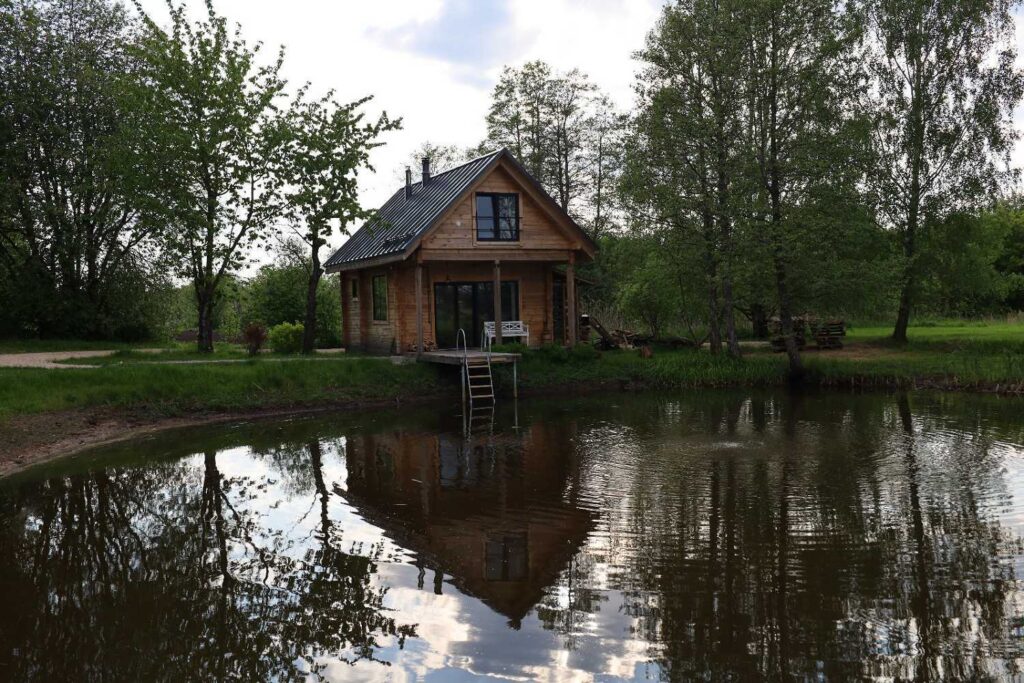 LABIEŠI. VIESU NAMS PIE JŪRMALAS/ATPŪTA DABĀ PIE RĪGAS/GUEST HOUSE NEAR JURMALA galerijas attēls 1