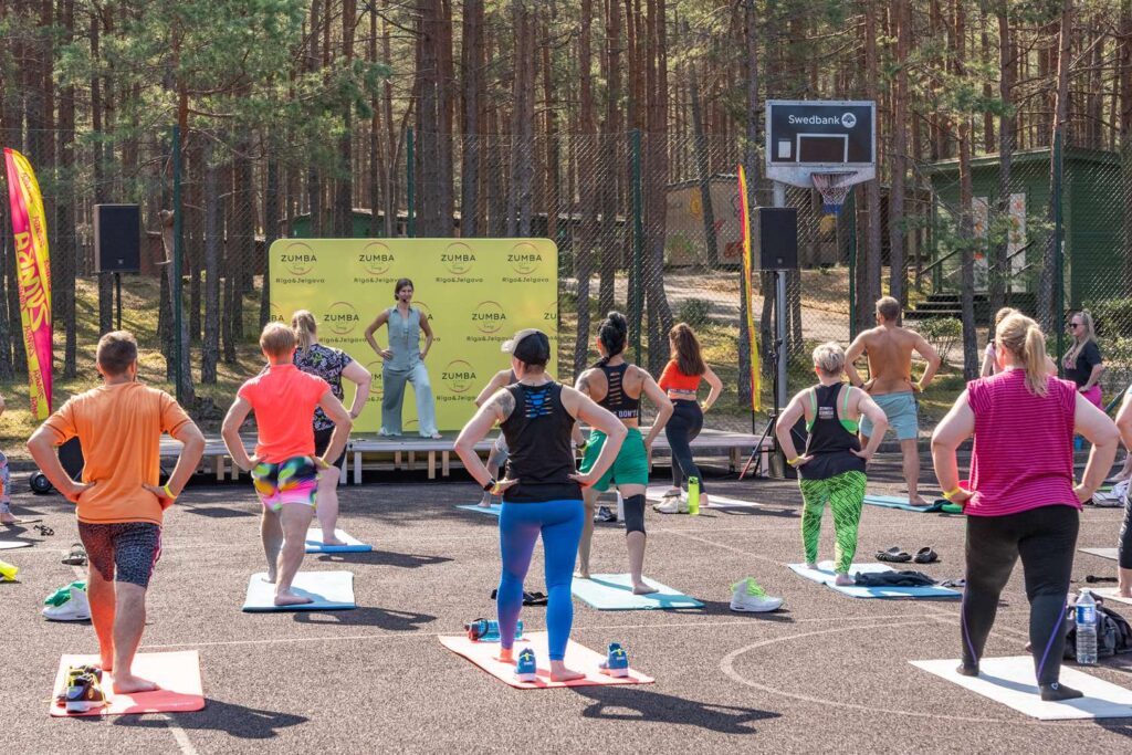 Gaismotā miera joga/ Gaismas Plūsmas platforma/ Intuitīvu kustību plūsma/ Apzināta elpa/ Meditācija/ Dziedinoša pieeja galerijas attēls 7