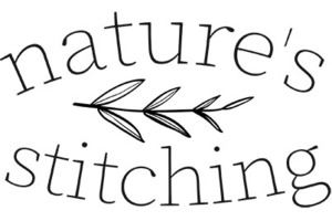 Nature's Stitching Apģērbi/ Dabīgu materiālu apģērbs/ Ekoprints Logo